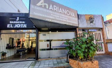 Venta 2 locales con renta en Lote 480m2  Banfield