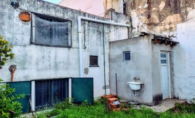 Venta 2 locales con renta en Lote 480m2  Banfield
