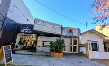 Venta 2 locales con renta en Lote 480m2  Banfield