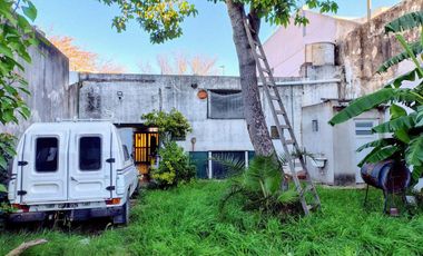 Venta 2 locales con renta en Lote 480m2  Banfield
