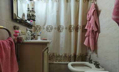 Casa en venta 3 AMBIENTES- Lanús
