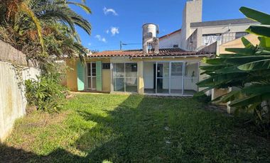 CASA ALQUILER 4 AMBIENTES SAN FERNANDO CON JARDIN