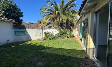 CASA ALQUILER 4 AMBIENTES SAN FERNANDO CON JARDIN