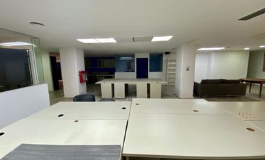 Oficina AAA alquiler Retiro con cochera