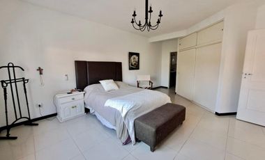 CASA EN VENTA CON PILETA EN BELLA VISTA