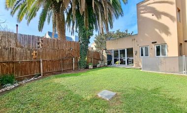 CASA EN VENTA CON PILETA EN BELLA VISTA