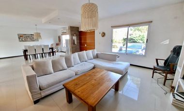 CASA EN VENTA CON PILETA EN BELLA VISTA