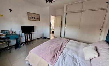 CASA EN VENTA CON PILETA EN BELLA VISTA