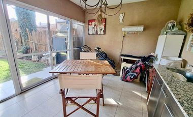 CASA EN VENTA CON PILETA EN BELLA VISTA