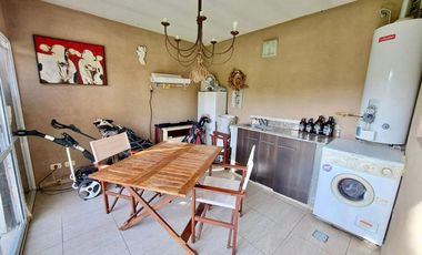 CASA EN VENTA CON PILETA EN BELLA VISTA