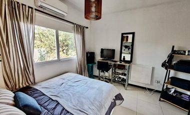 CASA EN VENTA CON PILETA EN BELLA VISTA