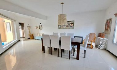 CASA EN VENTA CON PILETA EN BELLA VISTA