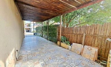 CASA EN VENTA CON PILETA EN BELLA VISTA