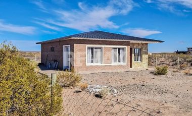 VENTA Casa 3 dormitorios Chocon Medio, Neuquen