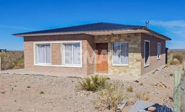 VENTA Casa 3 dormitorios Chocon Medio, Neuquen