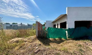 Venta lote con construccion La Plata