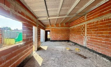 Venta lote con construccion La Plata
