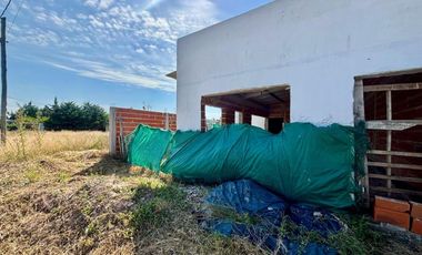 Venta lote con construccion La Plata