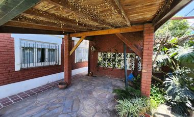 VENTA CASA LANÚS PATIO COCHERA