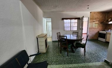 VENTA CASA LANÚS PATIO COCHERA
