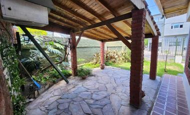 VENTA CASA LANÚS PATIO COCHERA