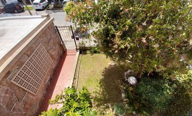VENTA CASA 3 AMB CON COCHERA PATIO Y QUINCHO GERLI