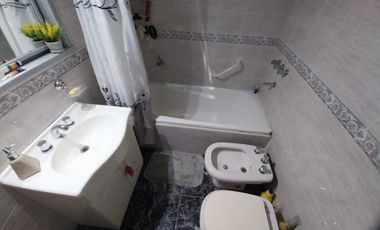 VENTA CASA 3 AMB CON COCHERA PATIO Y QUINCHO GERLI