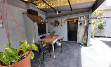 VENTA CASA 3 AMB CON COCHERA PATIO Y QUINCHO GERLI