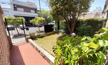 VENTA CASA 3 AMB CON COCHERA PATIO Y QUINCHO GERLI