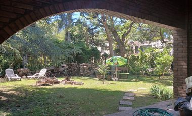 REMAX VENDE CASA EN COUNTRY LOS MOLINOS