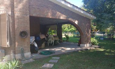 REMAX VENDE CASA EN COUNTRY LOS MOLINOS
