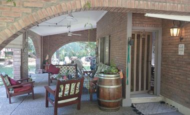 REMAX VENDE CASA EN COUNTRY LOS MOLINOS