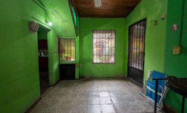 Se vende casa a 100m de Aristóbulo del Valle