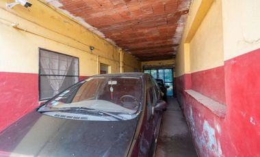 Se vende casa a 100m de Aristóbulo del Valle