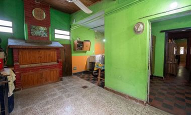 Se vende casa a 100m de Aristóbulo del Valle