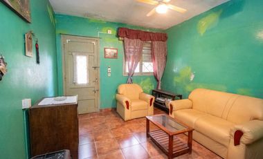 Se vende casa a 100m de Aristóbulo del Valle