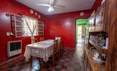 Se vende casa a 100m de Aristóbulo del Valle