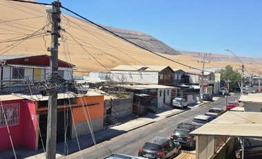 AMPLIA CASA EN SECTOR SUR DE IQUIQUE