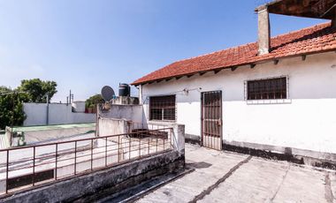 VENTA Casa patio y cochera NUEVO VALOR