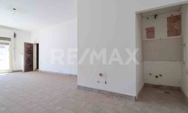 VENTA LOCALES , UNO en ESQUINA y TRES DPTOS