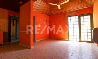 VENTA LOCALES , UNO en ESQUINA y TRES DPTOS