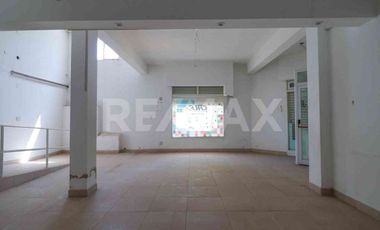 VENTA LOCALES , UNO en ESQUINA y TRES DPTOS