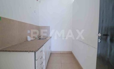 VENTA LOCALES , UNO en ESQUINA y TRES DPTOS