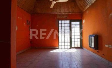 VENTA LOCALES , UNO en ESQUINA y TRES DPTOS