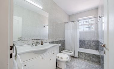 VENTA CASA ZARATE CENTRO PERMUTA