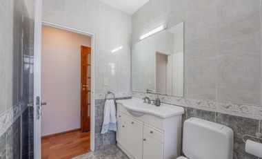 VENTA CASA ZARATE CENTRO PERMUTA