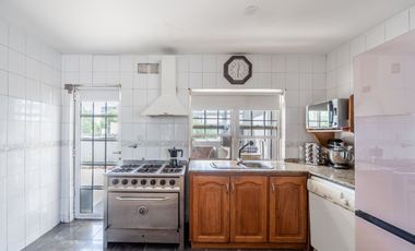 VENTA CASA ZARATE CENTRO PERMUTA