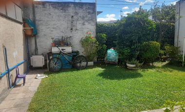 VENTA 2 CASAS FONDO TERRENO 500M2 MERCADO CENTRAL