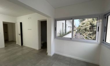 ALQUILER DUPLEX 4 AMB. JARDÍN Y COCHERA P. LELOIR