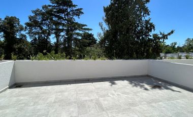 ALQUILER DUPLEX 4 AMB. JARDÍN Y COCHERA P. LELOIR